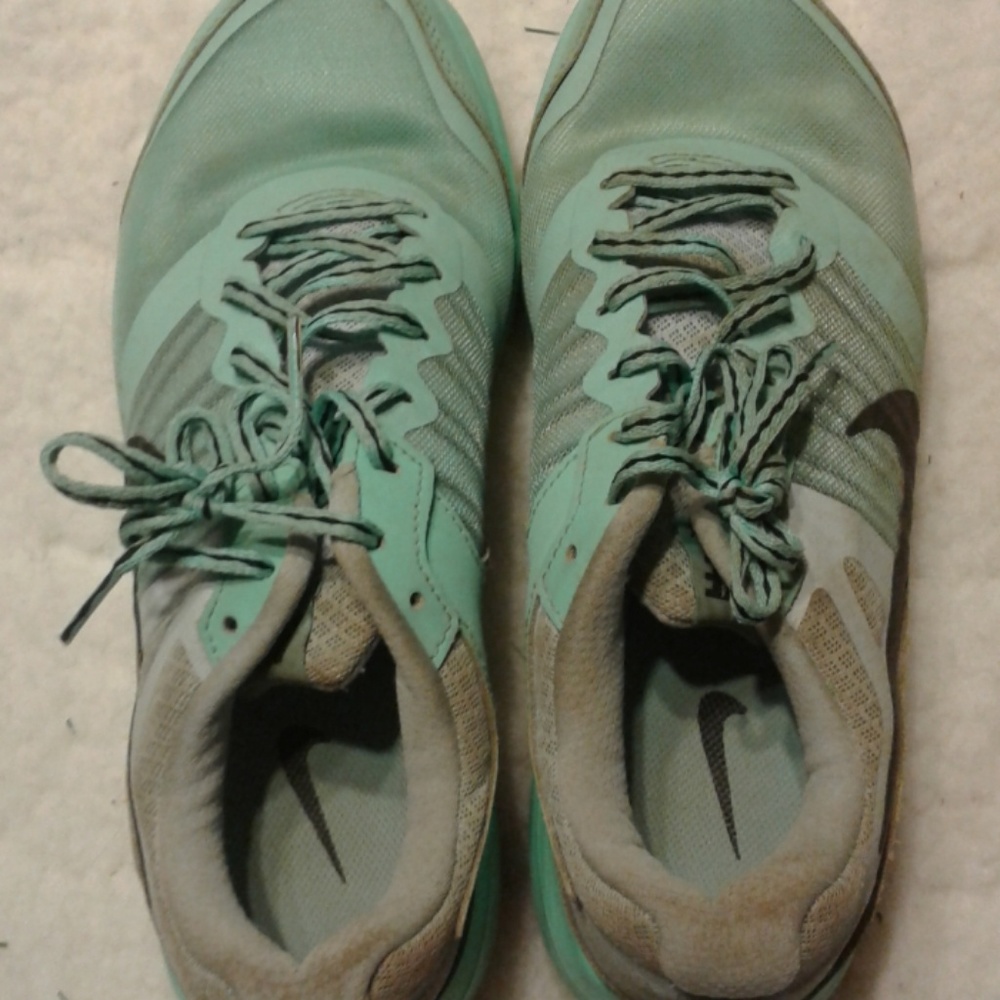 Women's Nike sneakers